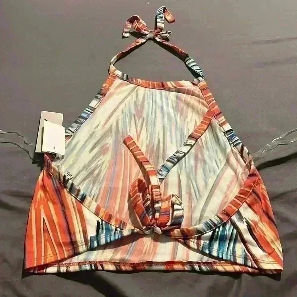 Multi Color Backless Crop Top - Picture 2 of 3